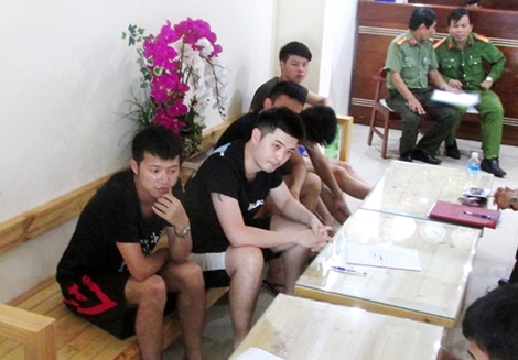 Nhóm người Trung Quốc thuê nguyên khách sạn để "thao túng chứng khoán"