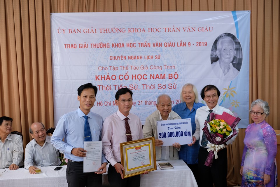 Công trình “Khảo cổ học Nam bộ” được trao giải thưởng Trần Văn Giàu 