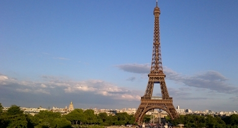 Tháp Eiffel mở cửa trở lại sau 9 tháng đóng cửa vì COVID-19