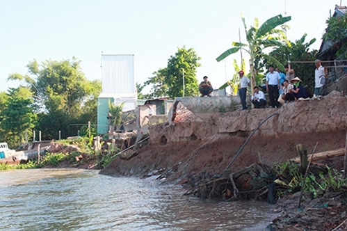 Đồng Tháp tiếp tục công bố tình trạng khẩn cấp sạt lở đất bờ sông Tiền