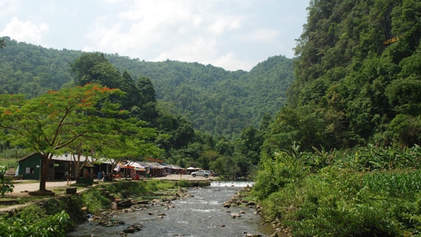 Mùa xuân về thăm Pác Pó