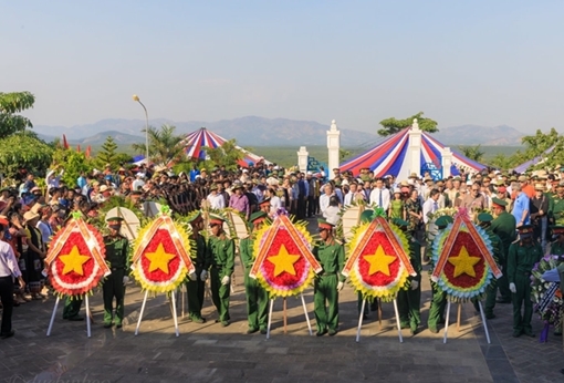 Tưởng niệm 50 năm ngày hơn 200 người lính Hà Nội hy sinh trên đỉnh Chư Tan Kra 