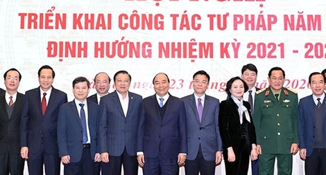 Xây dựng và thi hành pháp luật hiệu lực, hiệu quả để phát triển đất nước