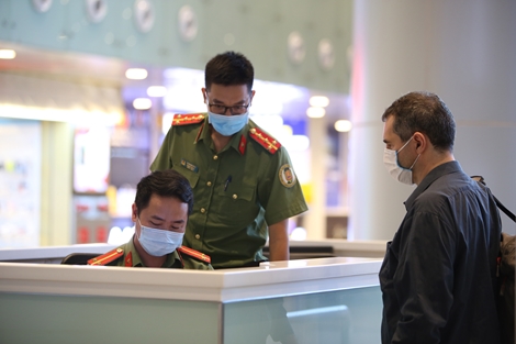 Công an cửa khẩu Đà Nẵng nơi “tuyến đầu” đối mặt với dịch COVID-19