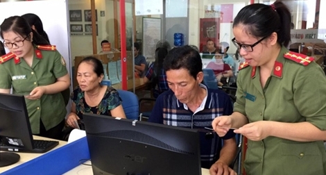 Áp dụng biên lai điện tử trong việc thu phí, lệ phí xuất nhập cảnh