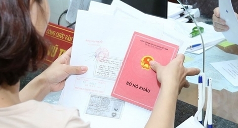 Từ 1/7, thu hồi sổ hộ khẩu, sổ tạm trú khi công dân thay đổi thông tin