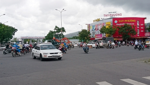 Phạt “nguội” tình trạng xe dù, bến cóc ở bến xe trung tâm Đà Nẵng