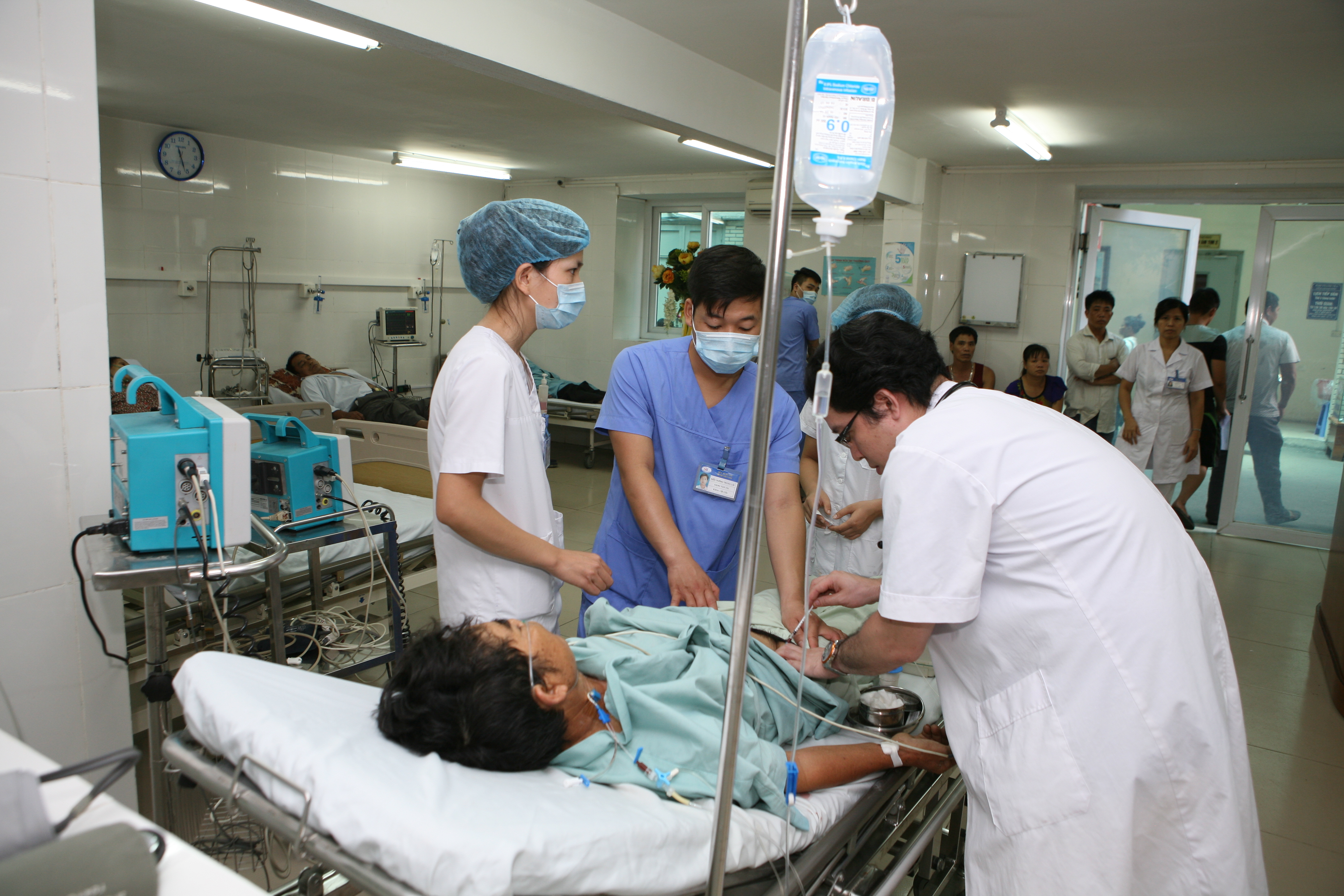 "Rượu thuốc” trong ngày Tết: Thần dược hay rượu độc?