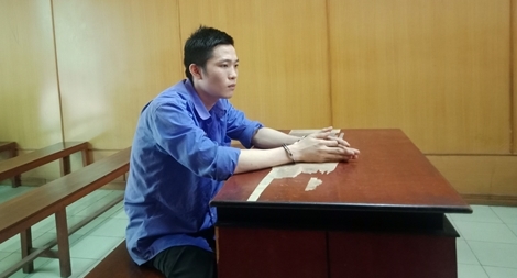 Nổi cơn ghen, người đàn ông đi mua dao về giết vợ