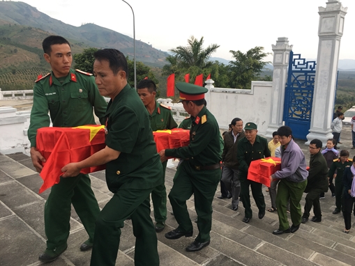 Xúc động lễ truy điệu các liệt sỹ "Trung đoàn mũ sắt" trên đỉnh Chư Tan Kra 	