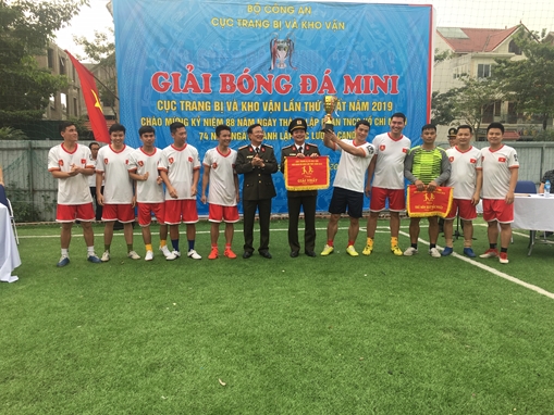 Cục Trang bị và kho vận tổ chức giải bóng đá mini chào mừng ngày thành lập Đoàn